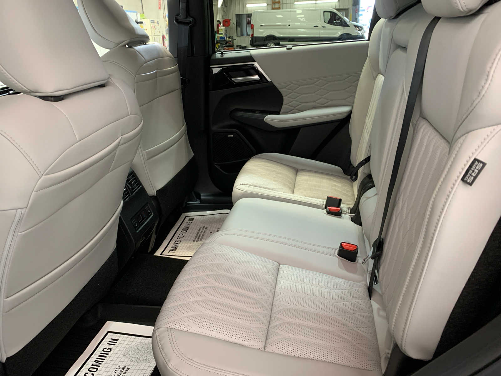 Vehicle image 4 of 10