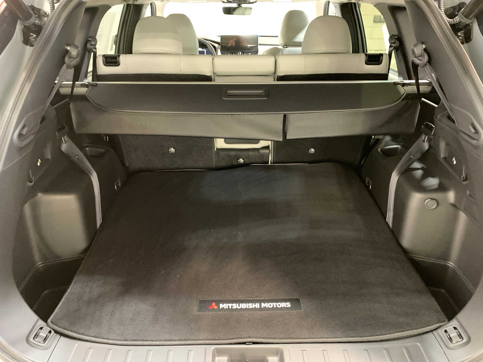 Vehicle image 6 of 10