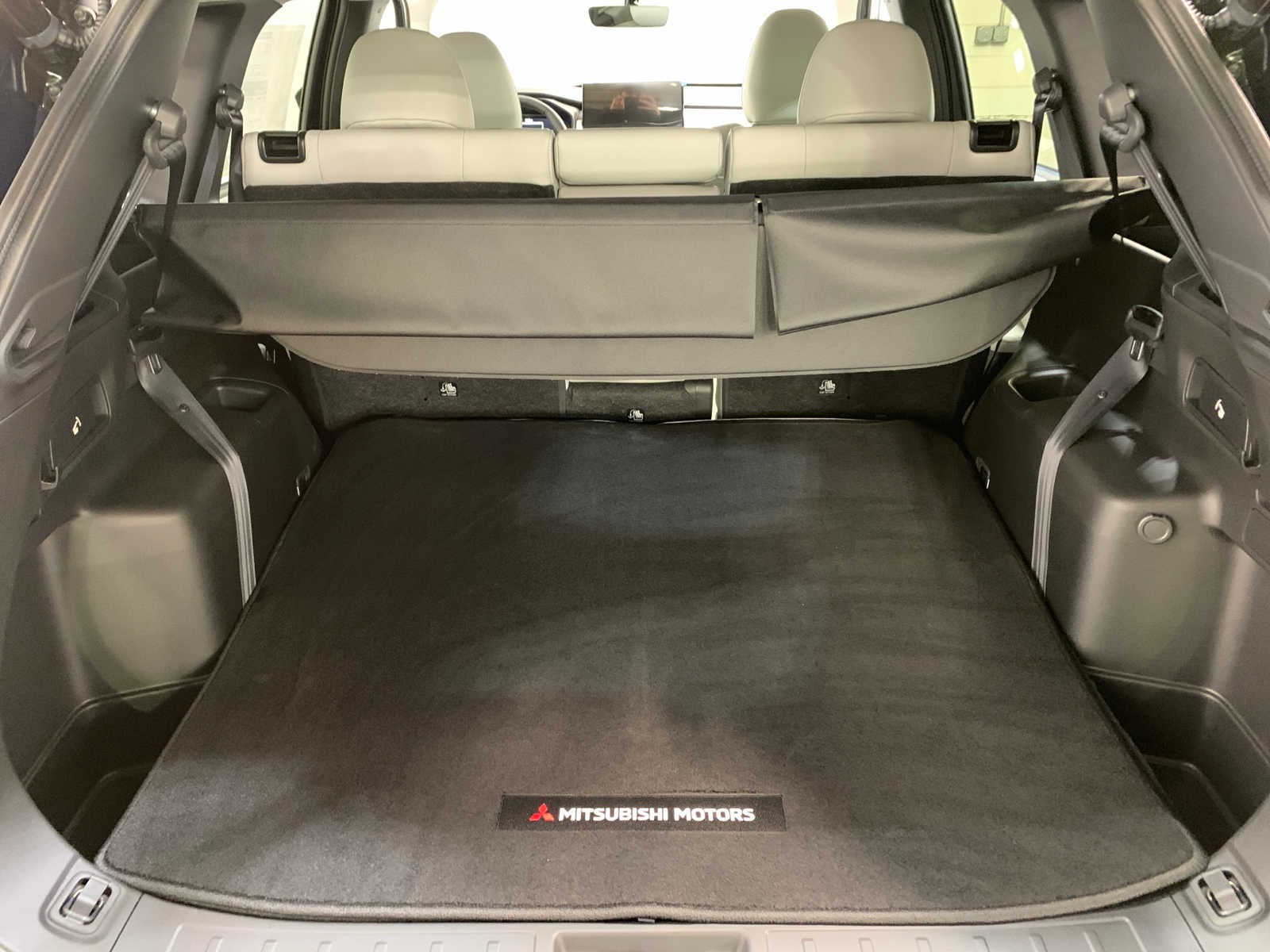 Vehicle image 4 of 10