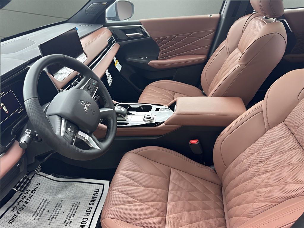 Vehicle image 14 of 32