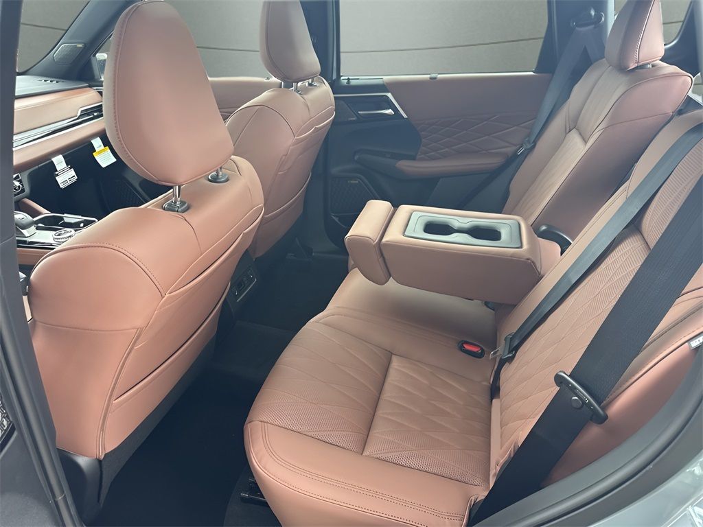 Vehicle image 9 of 32