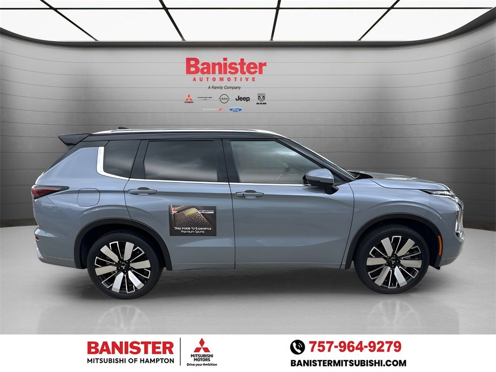 Vehicle image 4 of 32