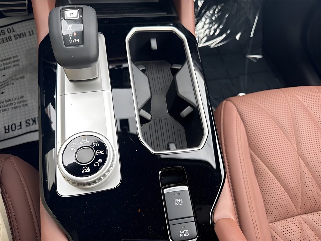 Vehicle image 17 of 32