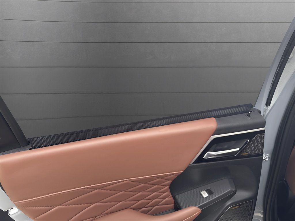 Vehicle image 20 of 32
