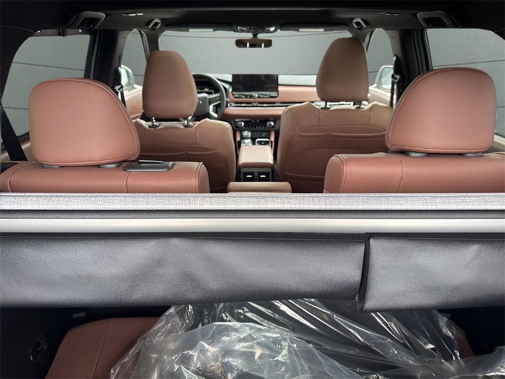 Vehicle image 29 of 32