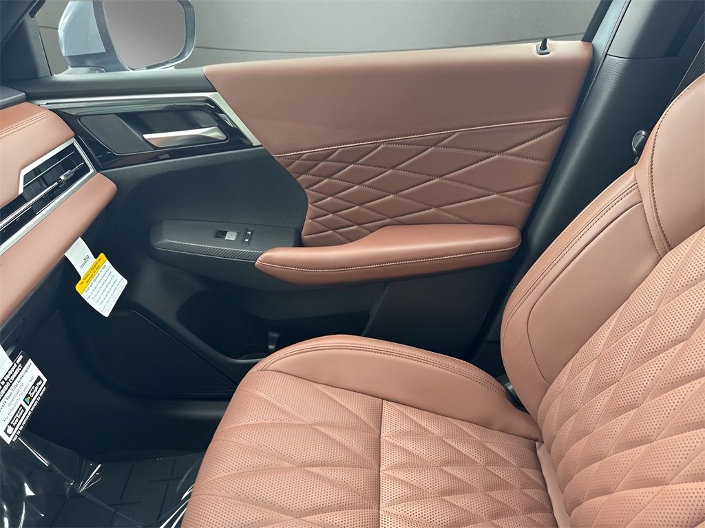 Vehicle image 12 of 32