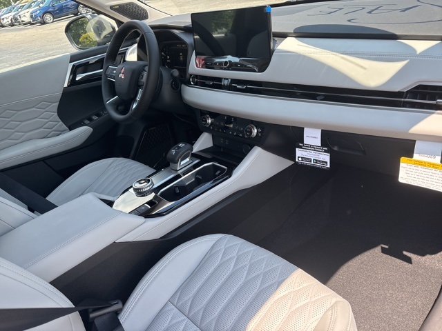 Vehicle image 16 of 29