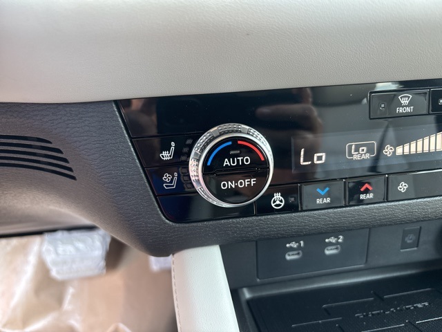 Vehicle image 26 of 29