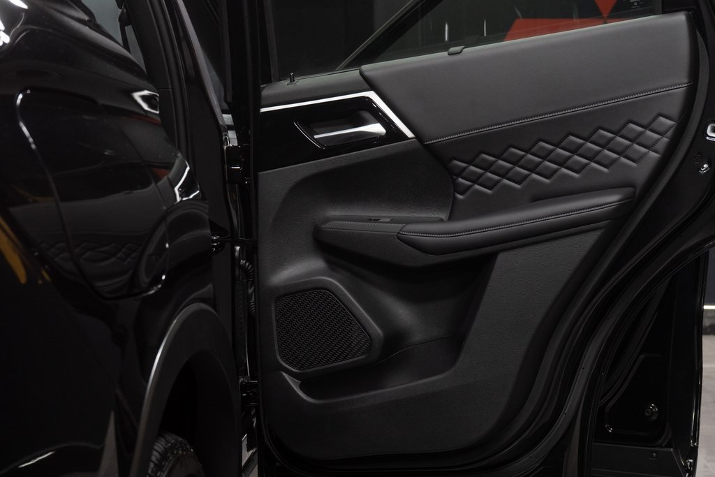 2025 Mitsubishi Outlander Plug-In Hybrid SEL Black Edition Image 19 of 24