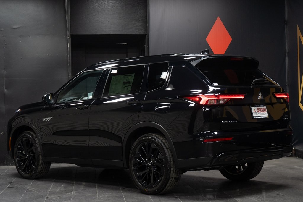 2025 Mitsubishi Outlander Plug-In Hybrid SEL Black Edition Image 6 of 24
