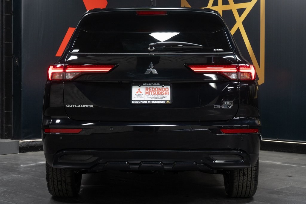 2025 Mitsubishi Outlander Plug-In Hybrid SEL Black Edition Image 5 of 24