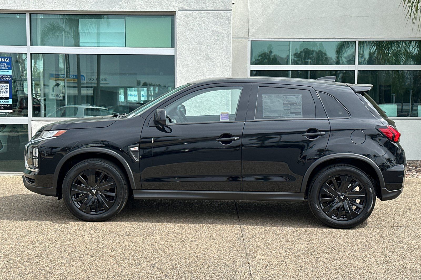 2025 Mitsubishi Outlander Sport S Image 8 of 26