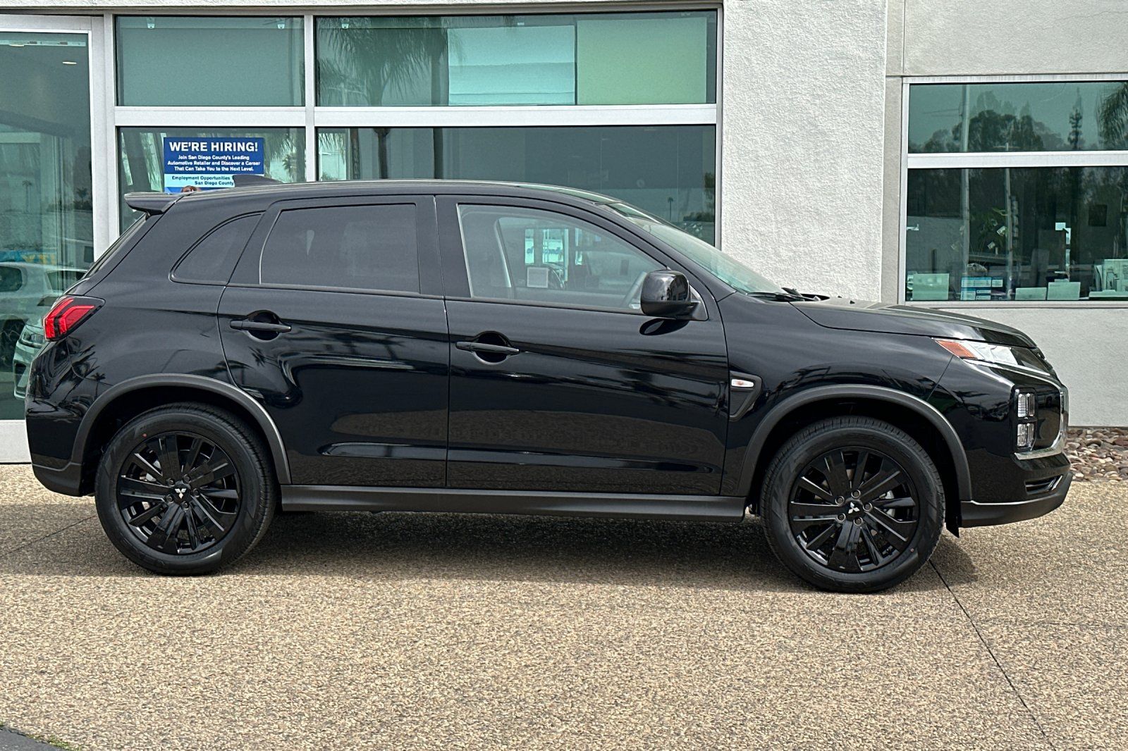 2025 Mitsubishi Outlander Sport S Image 4 of 26