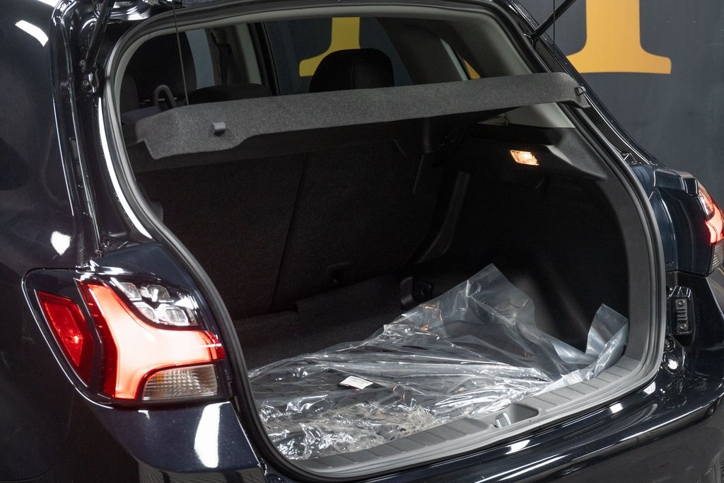 2025 Mitsubishi Outlander Sport ES Image 8 of 23