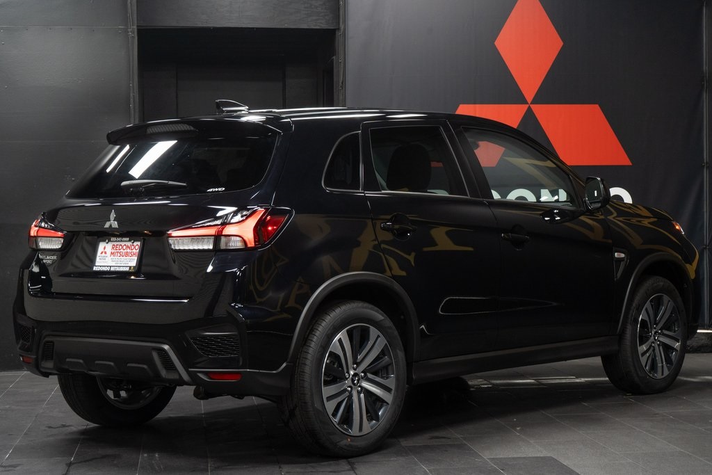 2025 Mitsubishi Outlander Sport ES Image 4 of 23