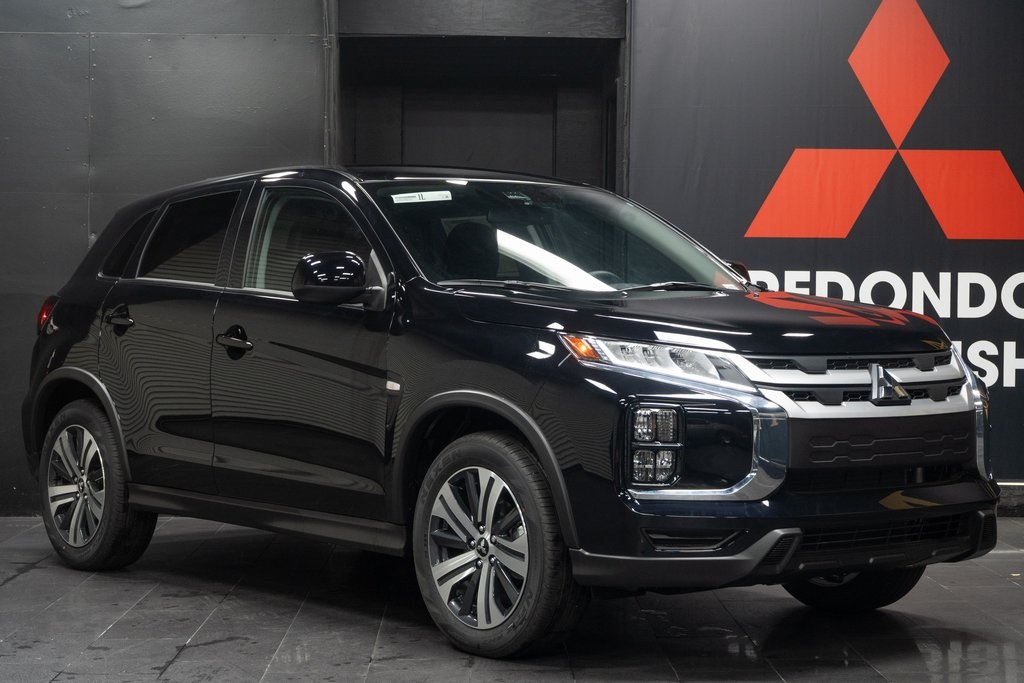 2025 Mitsubishi Outlander Sport ES Image 3 of 23