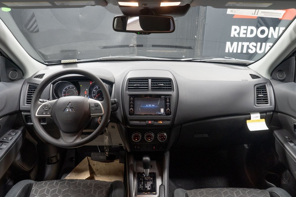 2025 Mitsubishi Outlander Sport ES Image 18 of 23