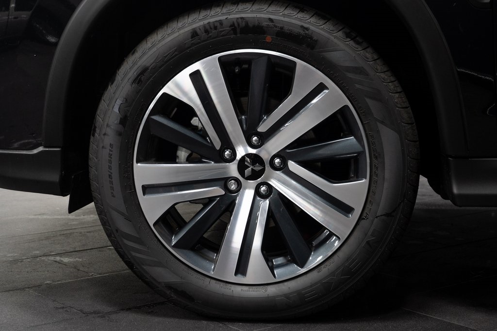 2025 Mitsubishi Outlander Sport ES Image 6 of 23