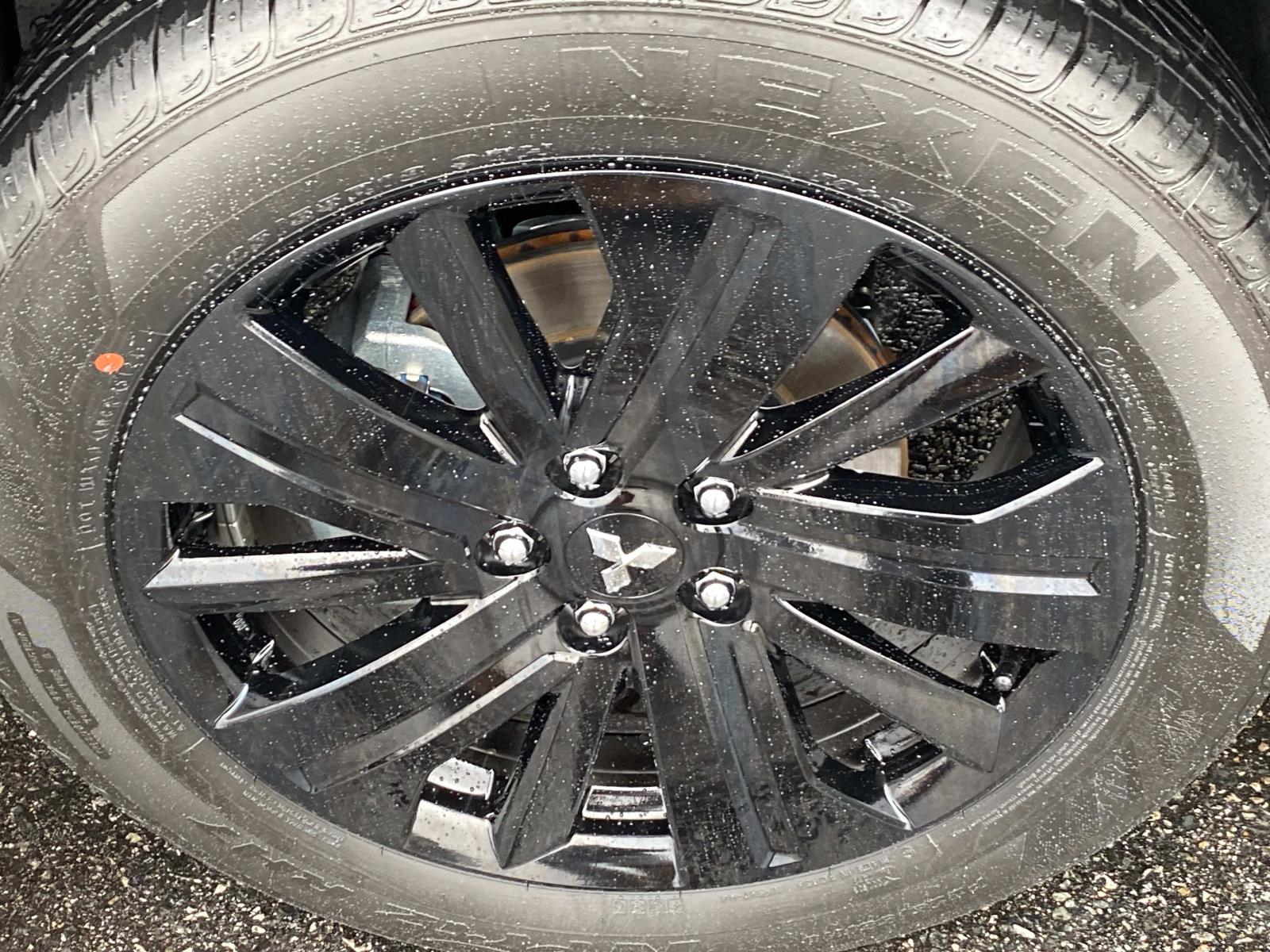 Vehicle image 8 of 26