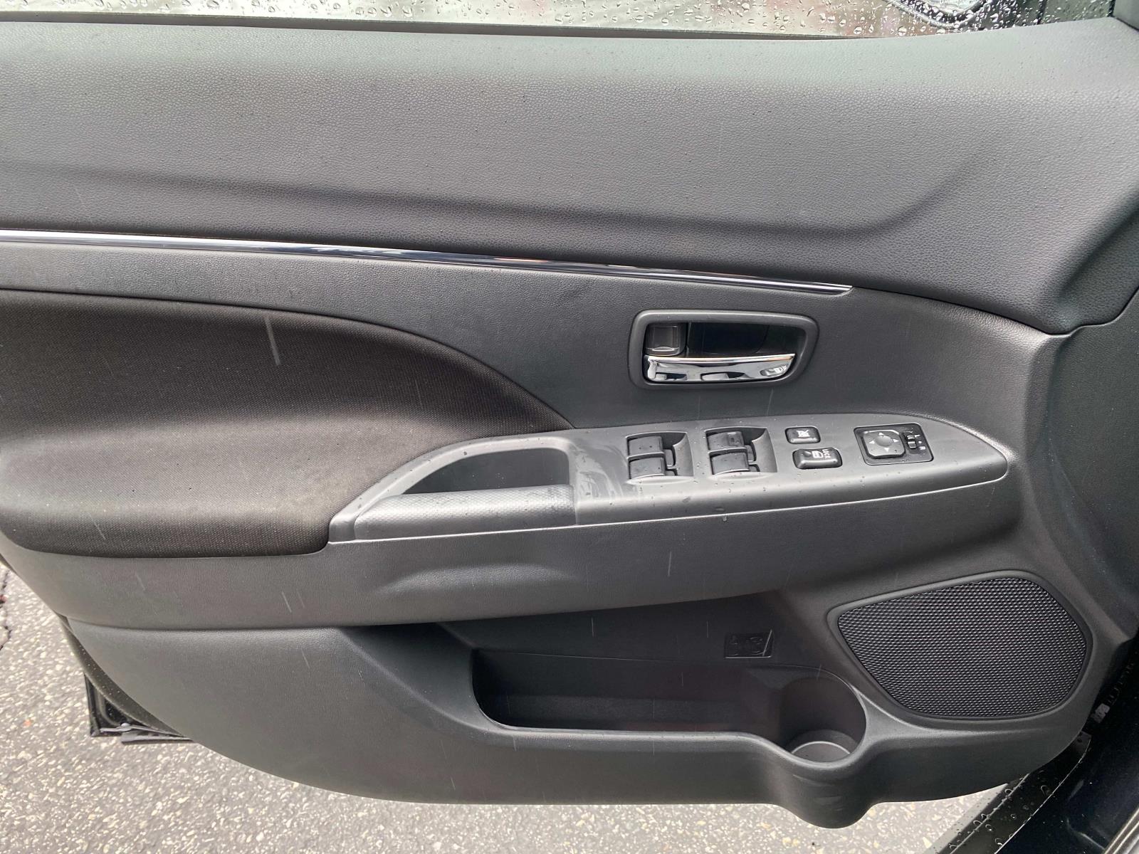 Vehicle image 21 of 26