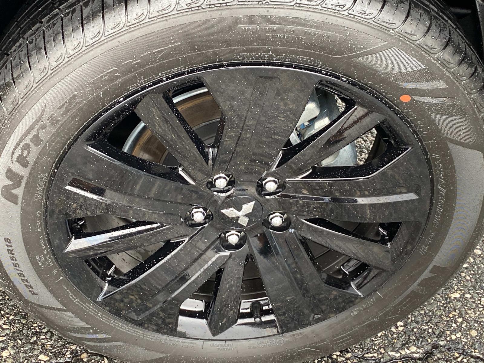 Vehicle image 10 of 26