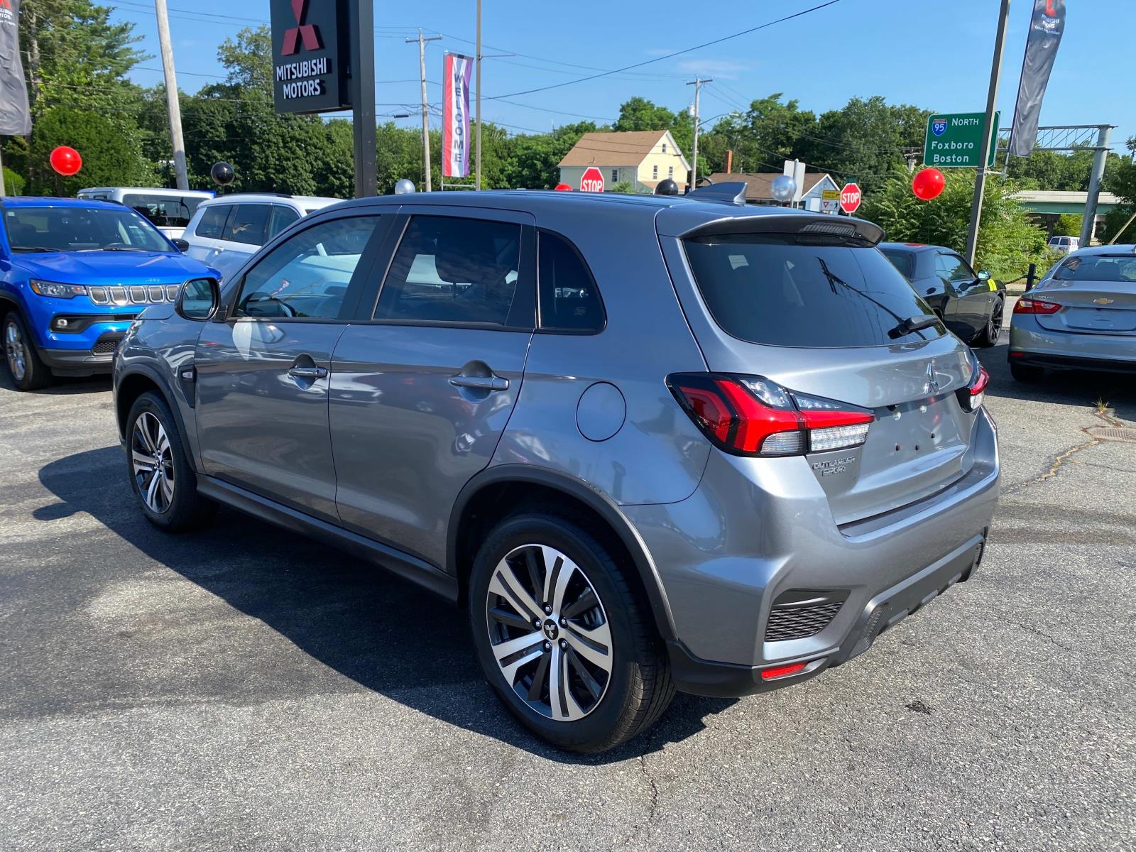 Vehicle image 6 of 24