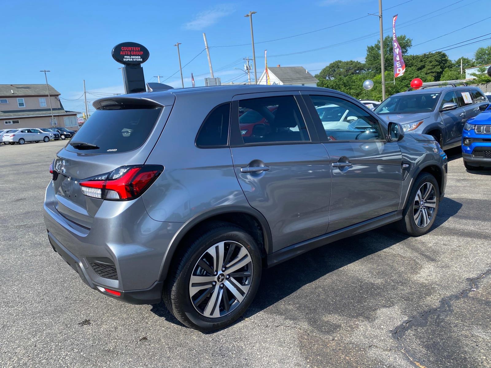 Vehicle image 5 of 24