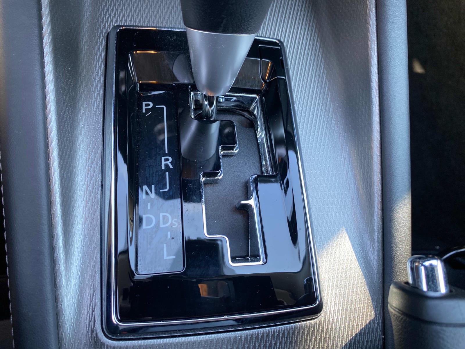 Vehicle image 22 of 24