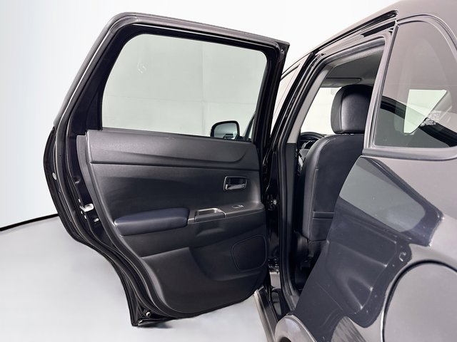 2025 Mitsubishi Outlander Sport SE Image 16 of 27