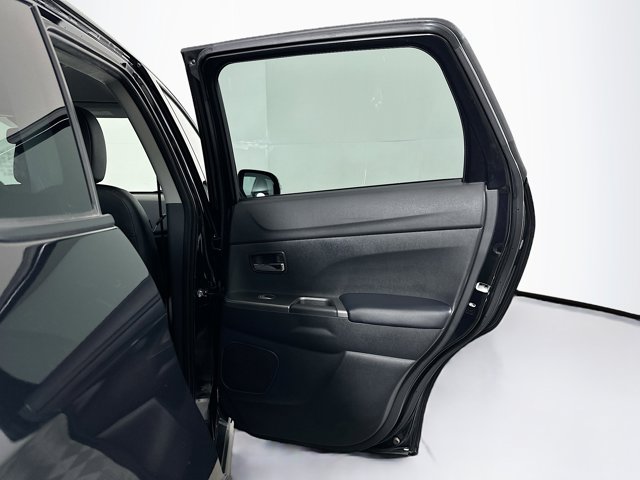 2025 Mitsubishi Outlander Sport SE Image 13 of 27