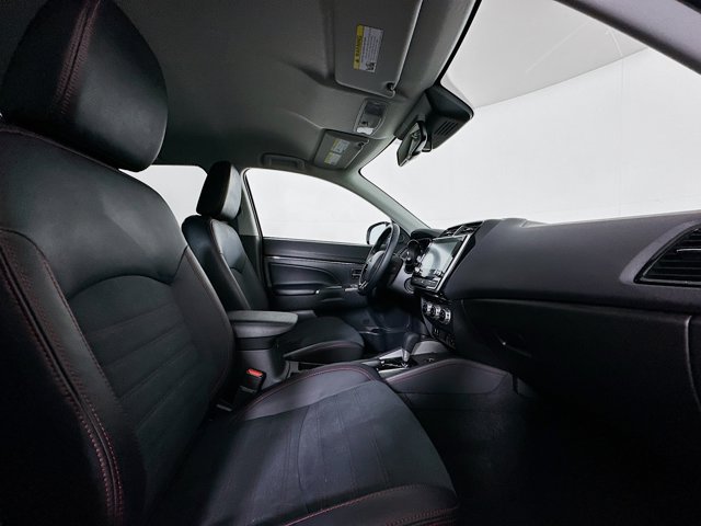2025 Mitsubishi Outlander Sport SE Image 12 of 27