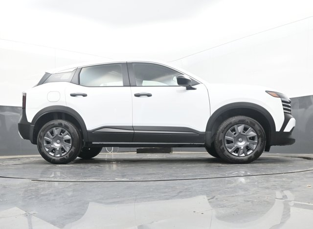 Vehicle image 20 of 44
