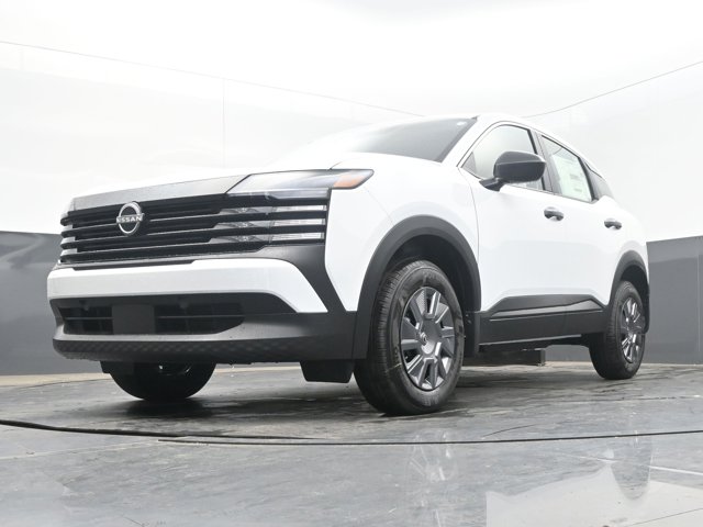 Vehicle image 16 of 44
