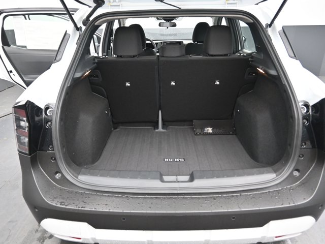 Vehicle image 38 of 44