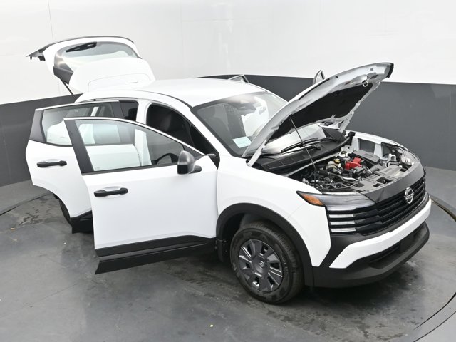 Vehicle image 25 of 44
