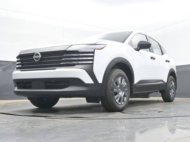 Vehicle image 4 of 43