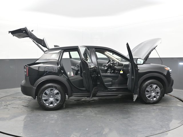 Vehicle image 17 of 44