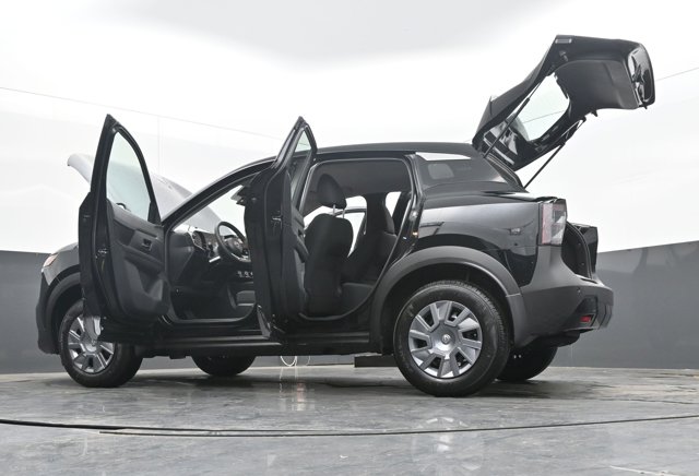 Vehicle image 28 of 44