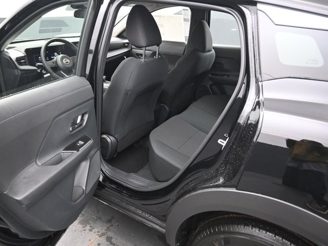 Vehicle image 37 of 44