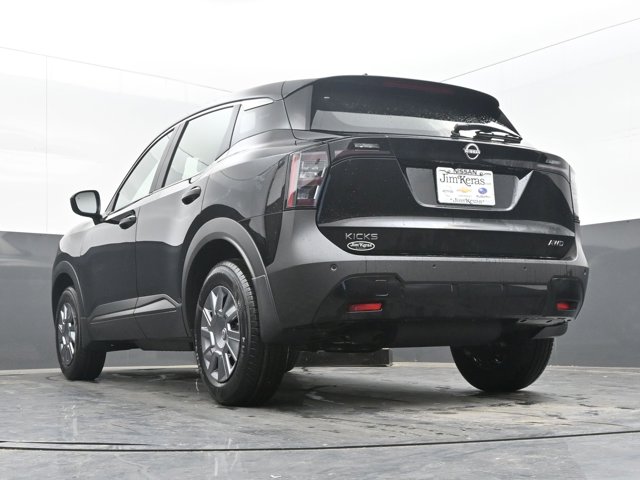 Vehicle image 21 of 44