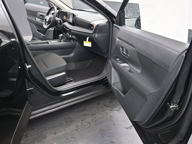 Vehicle image 40 of 44