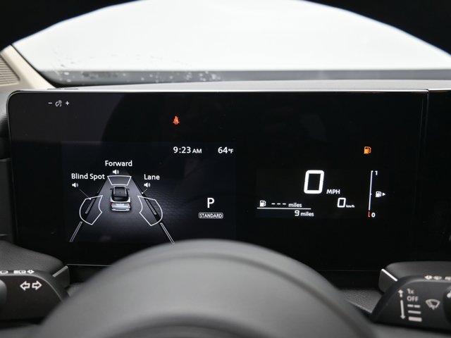 Vehicle image 33 of 44