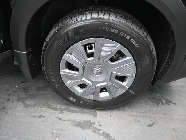 Vehicle image 41 of 44