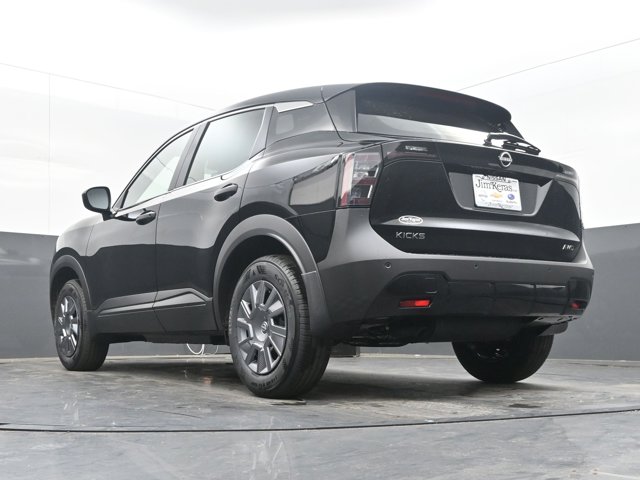 Vehicle image 27 of 43