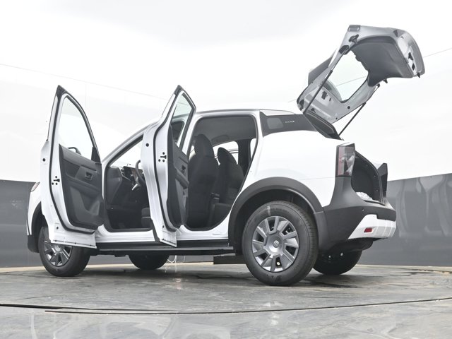 Vehicle image 28 of 43