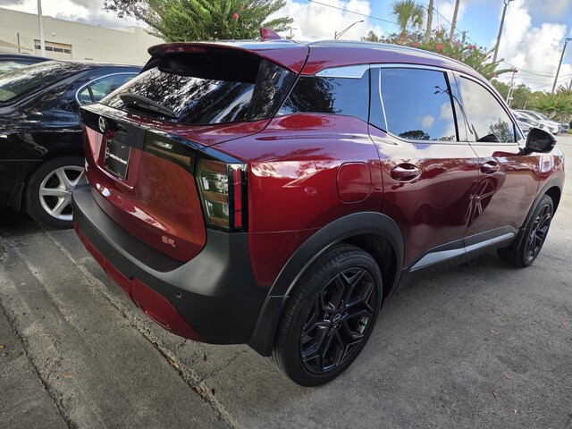2025 Nissan Kicks SR Image 3 of 5