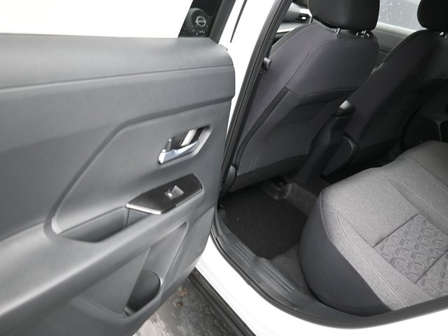 Vehicle image 39 of 45