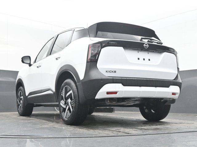 Vehicle image 28 of 45
