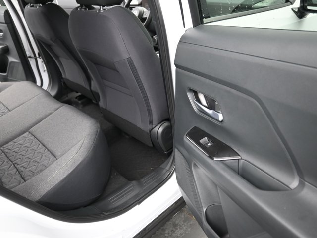 Vehicle image 41 of 45