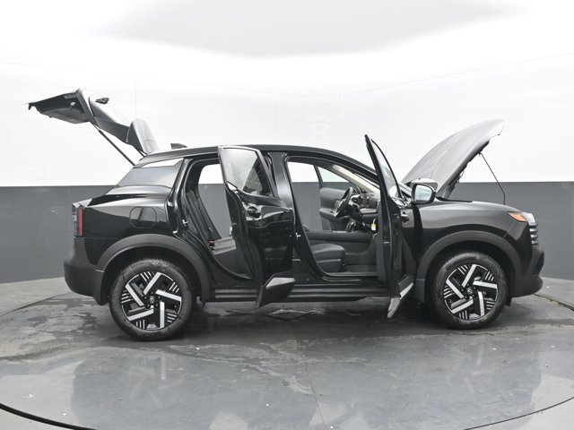 Vehicle image 18 of 45